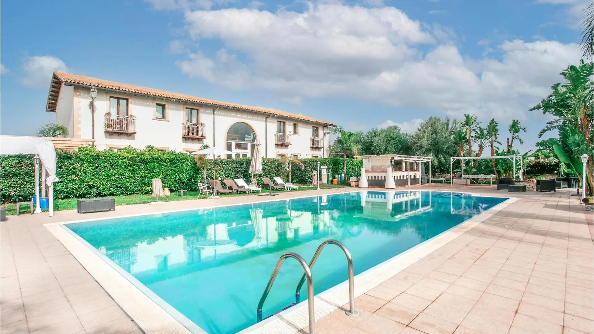 4 Bedroom Stunning Home In Arenella ארנלה