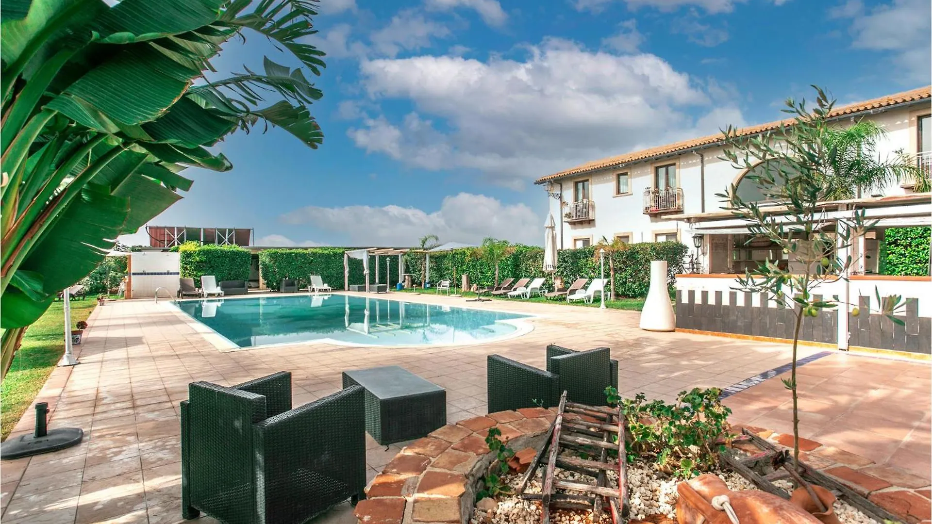 4 Bedroom Stunning Home In Arenella בית נופש